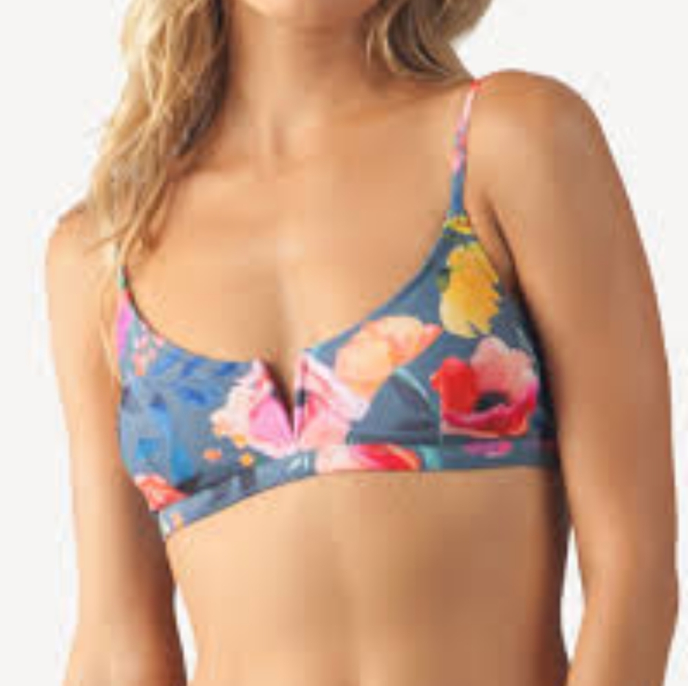 BNWT Rip Curl Bikini Top size M